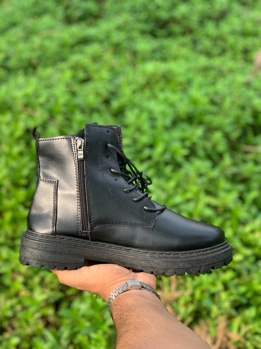 Oneclickstore's tweet photo. *RESTOCKED*

*IMPORTED BOOTS*

*EID SPECIAL OFFER💜*

- Top Quality 🔥
- Sizes :- 40-41-42-43-44

*1499/- Freeship to Kerala*

2 days delivery to Kerala https://t.co/7P4UgQ04QJ