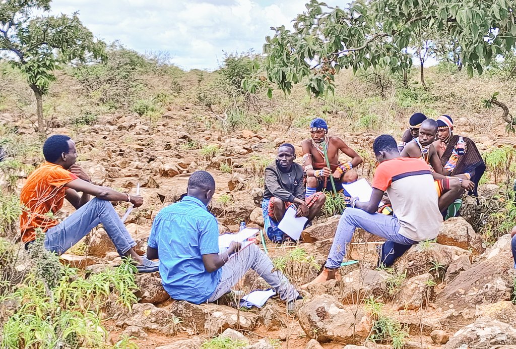 Leseketetii's tweet photo. Having a focused group discussion with Morans  trying to understand what might be the solutions to Curb the 50% #KDHS data on #teenagepregnancy in samburu. The big issues that come out is Early marriage and climate related crisis exposing girls to risks @UNFPAKen @GPChildMarriage https://t.co/7Gmd100ivl