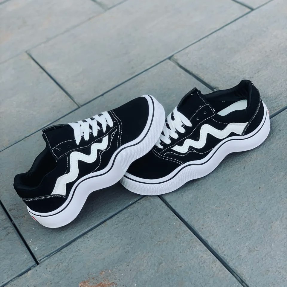 Oneclickstore's tweet photo. *VANS WAVE BABY IMPORTED*

- Demanded article
- Short Ankle
- 7A Quality
- Size:- 6-7-8-9-10

*1299/- Freeship to Kerala*

2 days delivery to Kerala https://t.co/pLGYl03NIT