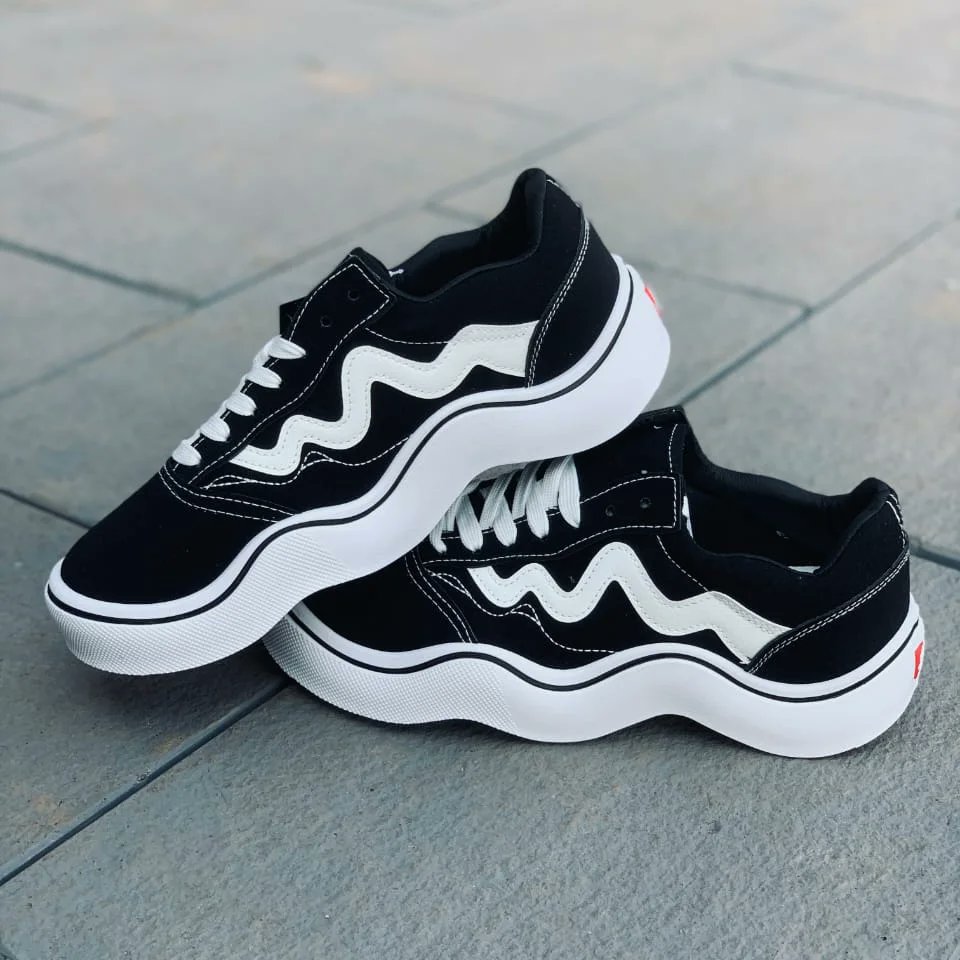 Oneclickstore's tweet photo. *VANS WAVE BABY IMPORTED*

- Demanded article
- Short Ankle
- 7A Quality
- Size:- 6-7-8-9-10

*1299/- Freeship to Kerala*

2 days delivery to Kerala https://t.co/pLGYl03NIT