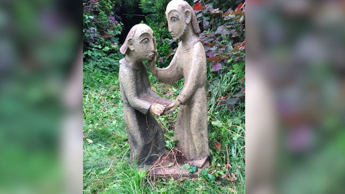 Het kunstwerk 'Christus geneest de blindgeborene' van de Tegelse keramist Matthieu Oehlen is terug in Tegelen. Het beeld is woensdagmiddag geplaatst in zorgcentrum Sint Julia aan de Venloseweg.
omroepvenlo.nl/nieuws/artikel…