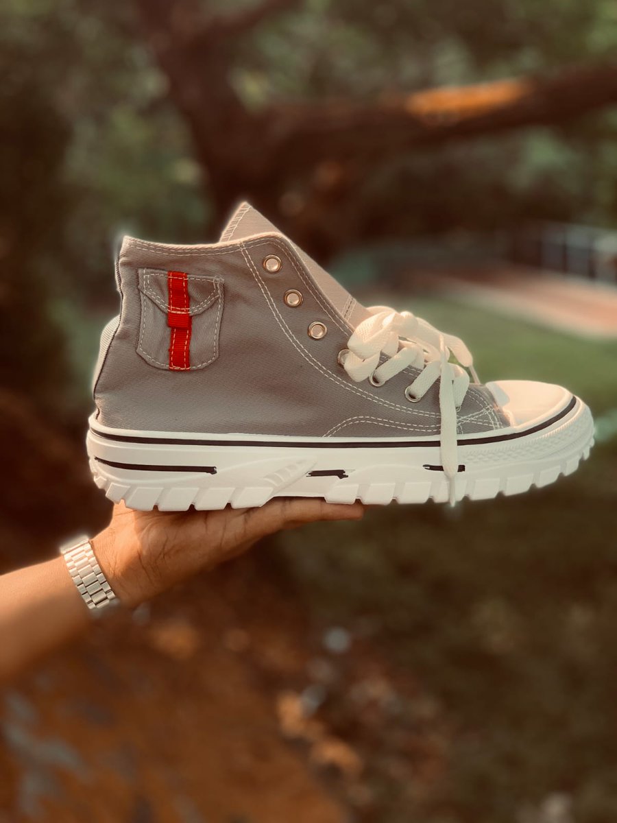 Oneclickstore's tweet photo. *IMPORTED CONVERSE HIKE* 

 - Sizes 6-7-8-9-10
 - 7A Quality
 - 4 Colours 

*1099/- Freeship to Kerala*

 2-3 days delivery to kerala https://t.co/HU8XZCZKR8