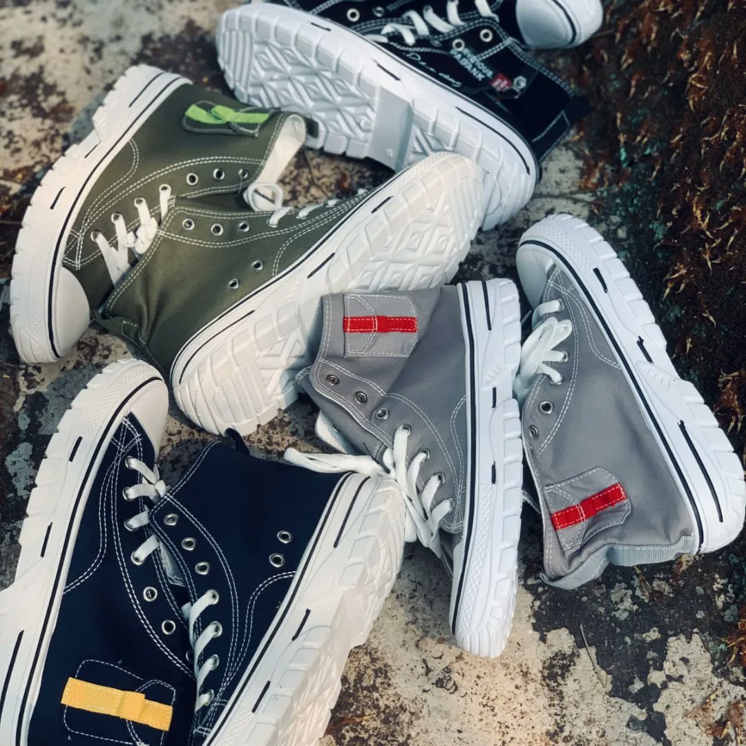 Oneclickstore's tweet photo. *IMPORTED CONVERSE HIKE* 

 - Sizes 6-7-8-9-10
 - 7A Quality
 - 4 Colours 

*1099/- Freeship to Kerala*

 2-3 days delivery to kerala https://t.co/SEXRprglC9
