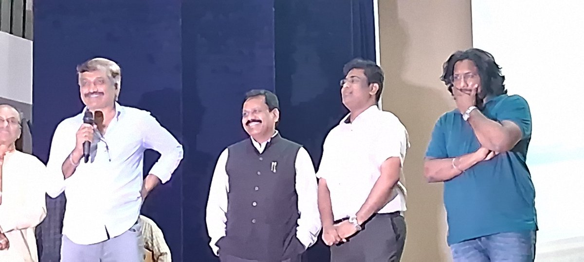 osmania1917's tweet photo. Screening of Balagam movie evoked Great response. Students turned in large numbers after a heavy rainfall at Campus. Hon'ble VC, OU Prof. D. Ravinder, felicitated Mr. Ramesh and crew members associated with the movie.
@KTRBRS @SabithaindraTRS @vinodboianpalli @prof_ravinder, https://t.co/d1XVbrmgSJ