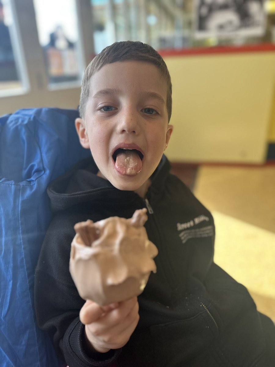 Donskeee's tweet photo. @MPSClass4 some fun in the sun at the seaside and a spot of pottery painting so far this Easter for Ralphie 🐰🐥☀️ https://t.co/lc56o45Gya