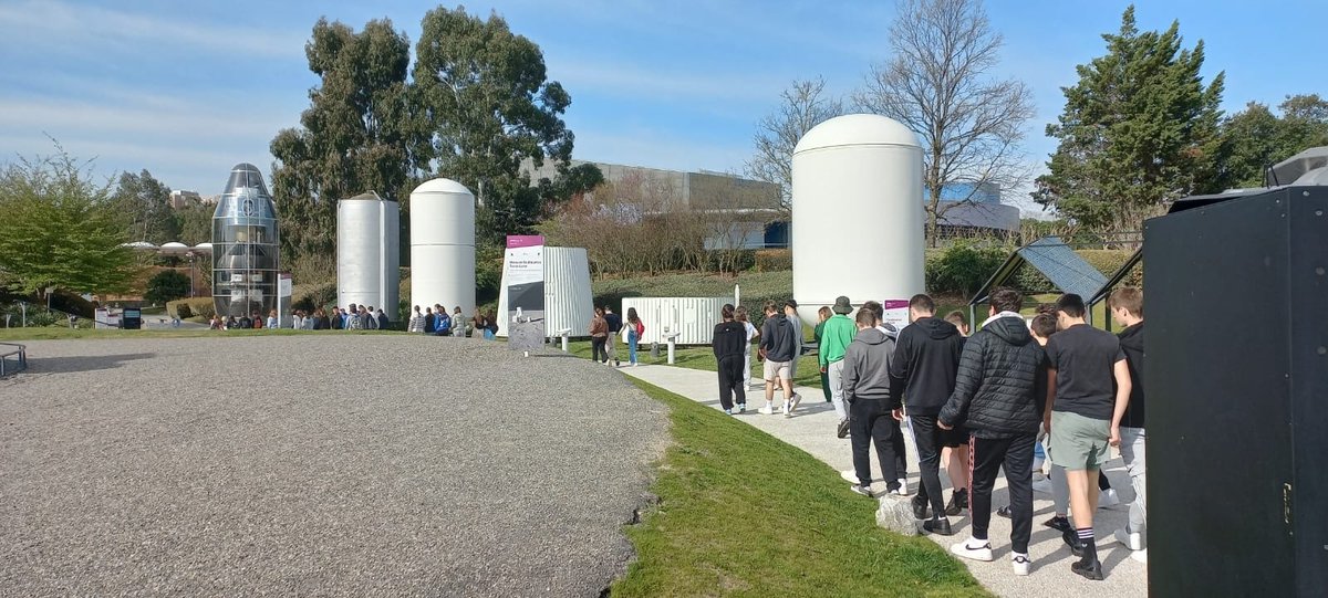📣27-30 mars, 50 élèves de 3e ont participé au voyage au Futuroscope de Poitiers, sur le thème de la  science. Sur le retour, arrêt à la Cité de  l’espace de Toulouse, dans le cadre de l’option BIA. 
Un immense 🙏 merci aux accompagnateurs!!!