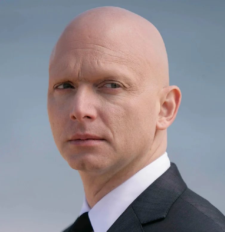 bearybewrite's tweet image. Definitely not one of the “Observers” as portrayed in the series “Fringe” #truth #hideintheopen