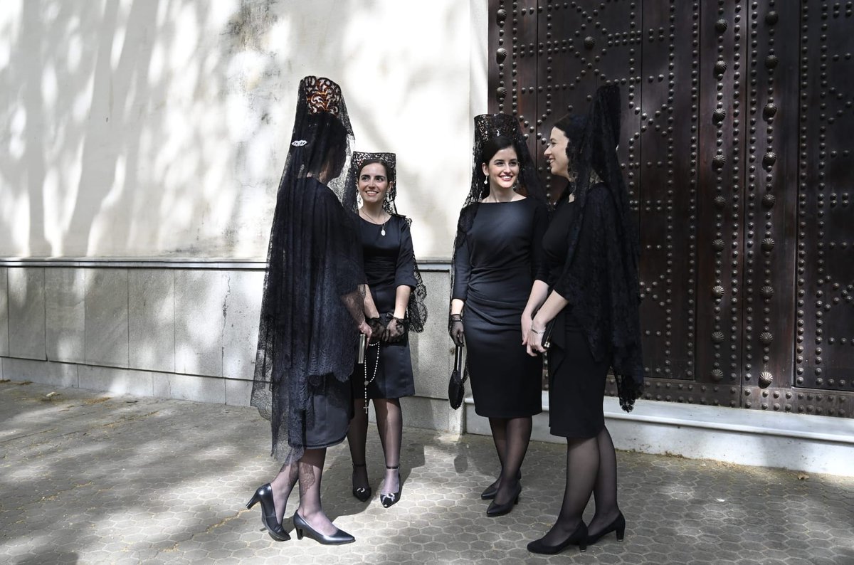 🟣 Jueves Santo de mantillas, del primer día del triduo al Señor, la jornada clave para entender el significado de la Semana Santa 

#SSantaSevilla23 #SSantaSevABC

sevilla.abc.es/pasionensevill…