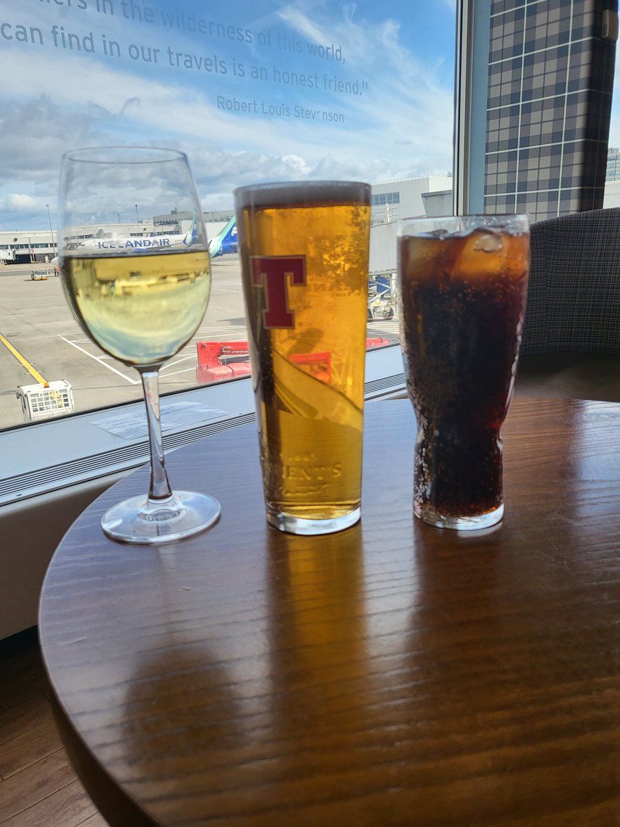1st pint in 6 weeks is an airport pint lent completed 🍻😎🥳🍀