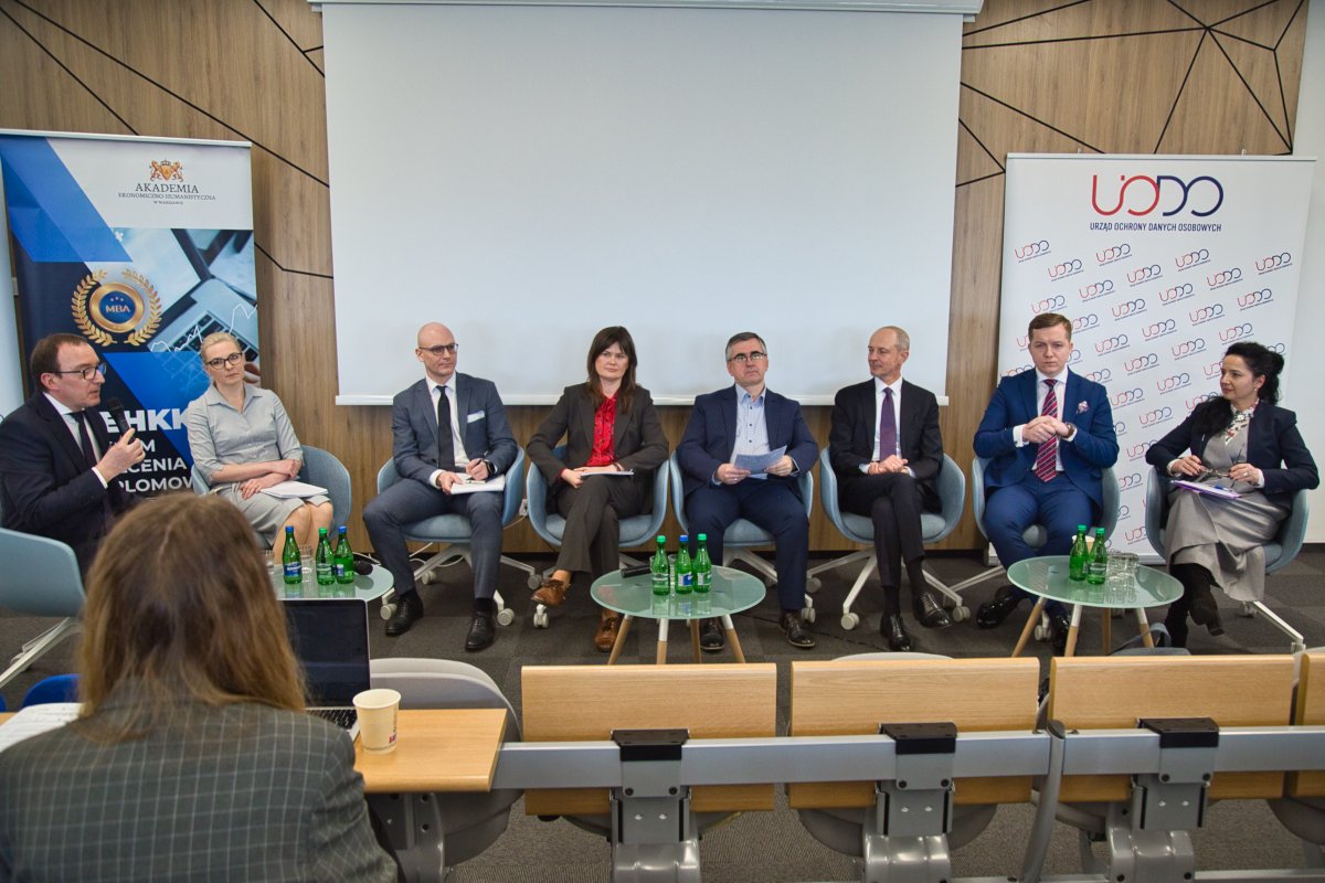 chronpesel's tweet photo. Wzięliśmy udział w konferencji „Wyzwania dla ochrony danych osobowych w świetle orzecznictwa sądów”. Dziękujemy Akademii Ekonomiczno-Humanistycznej, UODO oraz wszystkim instytucjom, które patronowały wydarzeniu. To był dzień pełen ważnej wiedzy i udanych rozmów! #chronpesel https://t.co/RMQIBQpvuZ