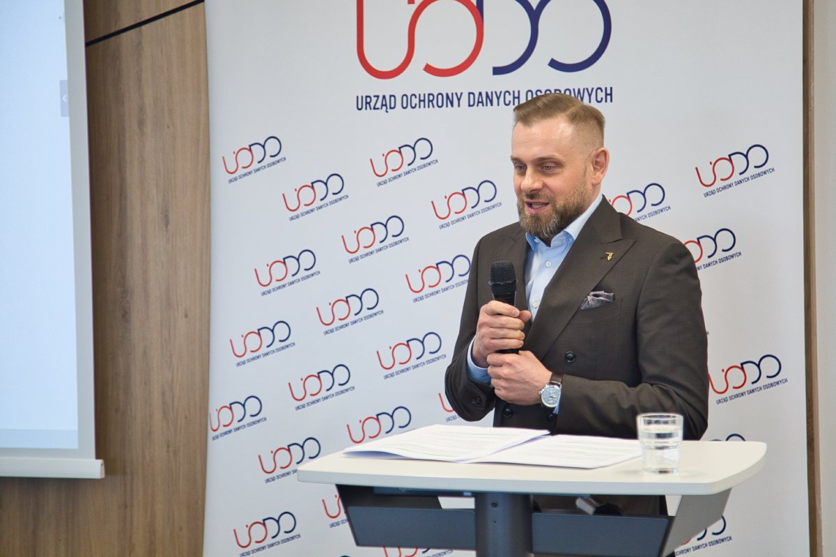 chronpesel's tweet photo. Wzięliśmy udział w konferencji „Wyzwania dla ochrony danych osobowych w świetle orzecznictwa sądów”. Dziękujemy Akademii Ekonomiczno-Humanistycznej, UODO oraz wszystkim instytucjom, które patronowały wydarzeniu. To był dzień pełen ważnej wiedzy i udanych rozmów! #chronpesel https://t.co/RMQIBQpvuZ