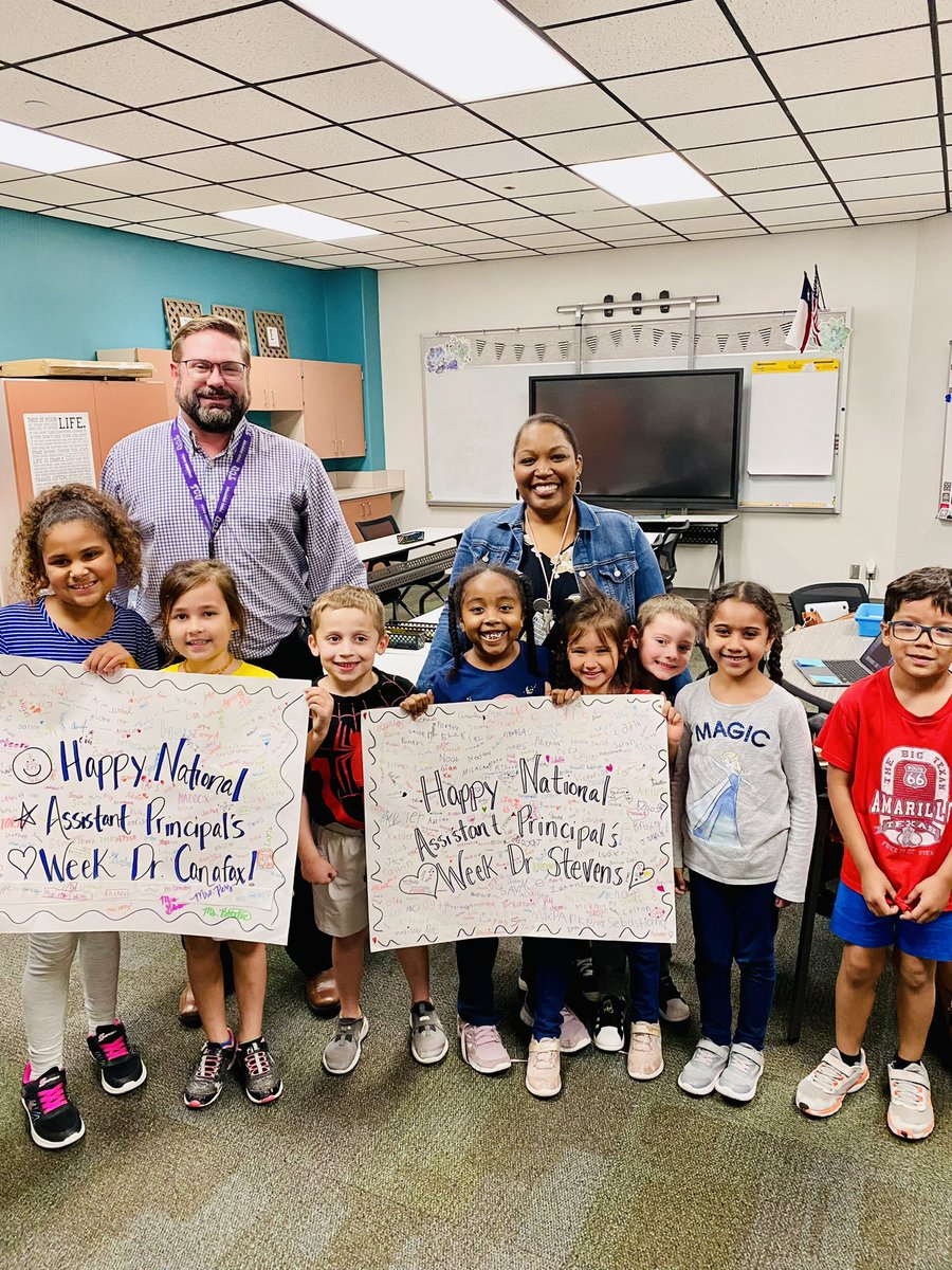BearCreekElem's tweet image. Shoutout to @mcanafax @Kystevens79 as we recognize Assistant Principals this week!!! True rockstars!!! 👏🏻👏🏻👏🏻💛💙🐻