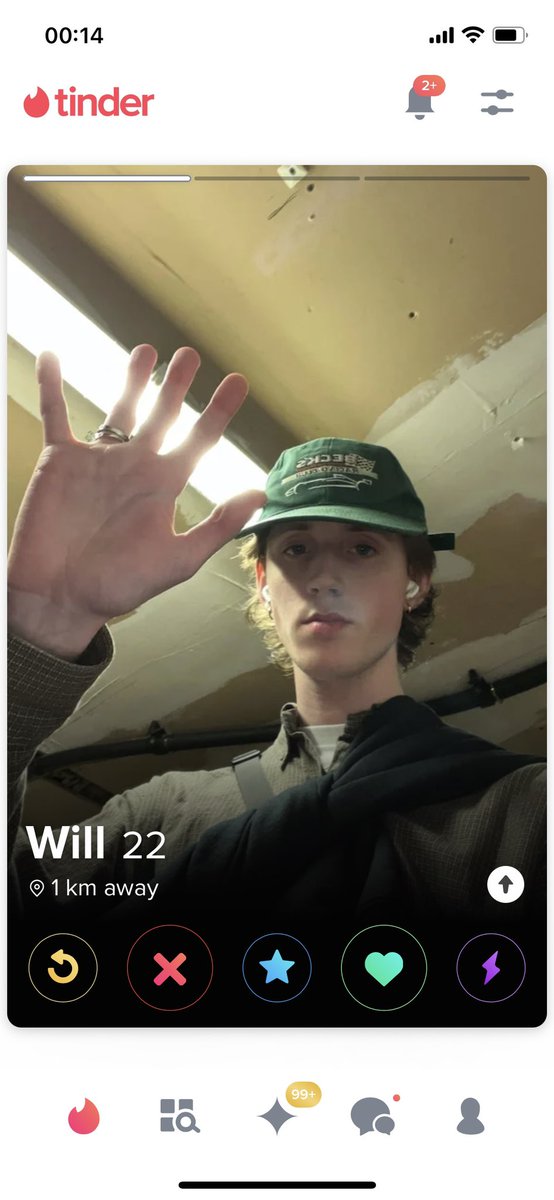 phxebedrew's tweet photo. found the british version of mike’s mic on tinder last night @mikesmicYT https://t.co/LuUt9aDNam