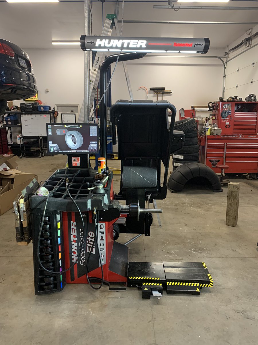 AmscSolutions's tweet photo. Congratulations!…and a huge thank you to Robert Francis, owner of Automotive Angels in Bath, Ontario for his trust in me. #wechoosehunter #roadforceelite #roadforce #balancer #tca34r #leverless #tirechanger #amscsolutionsinc https://t.co/dWaDBLcdsd