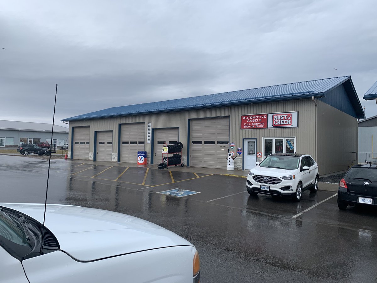 AmscSolutions's tweet photo. Congratulations!…and a huge thank you to Robert Francis, owner of Automotive Angels in Bath, Ontario for his trust in me. #wechoosehunter #roadforceelite #roadforce #balancer #tca34r #leverless #tirechanger #amscsolutionsinc https://t.co/dWaDBLcdsd