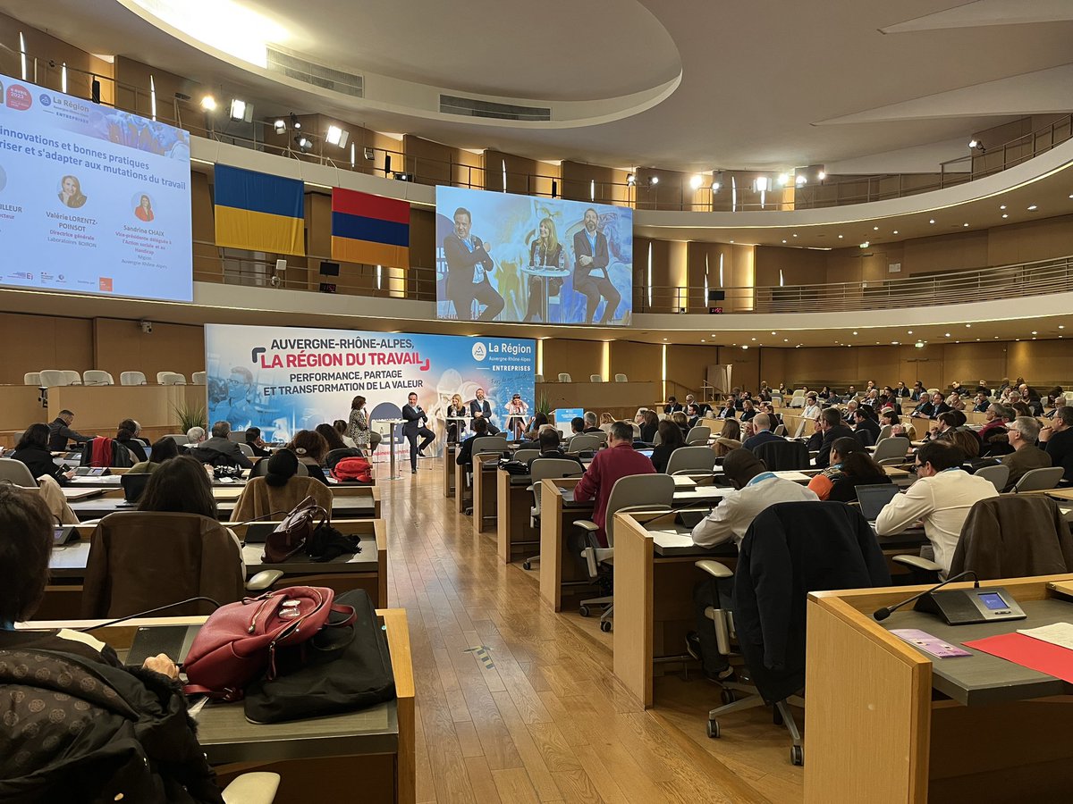 ✍️ @AURAEntreprises et @poleemploi_ara consolident leur collaboration et renouvellent leur partenariat à l'occasion du Business Summit <a href="/auvergnerhalpes/">Auvergne-Rhône-Alpes</a>  ✅ Objectif : Contribuer au développement des territoires sur le domaine de l’emploi et des compétences
<a href="/jacquesblanche5/">Jacques Blanchet</a>