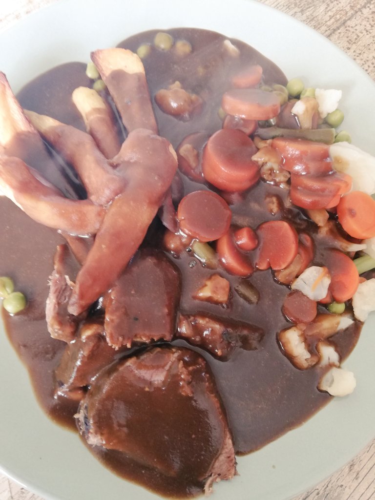 andrews_sha's tweet photo. Love gravy? #Yesyoucan  still enjoy with @SlimmingWorld  i will pop a post on later to show you how. Two simple steps yum
#lidlshop https://t.co/AHRcaWQD9l
