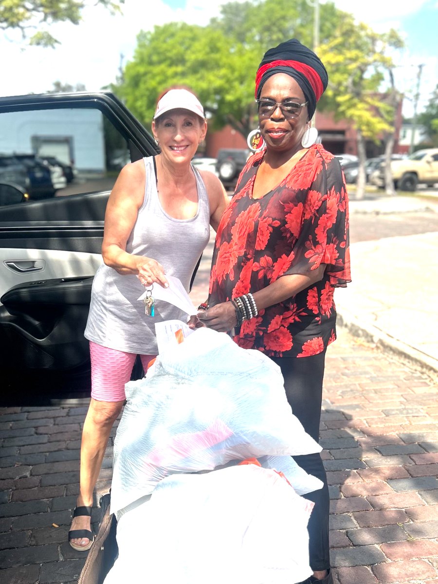 On Thursdays, our Howard Ave boutique welcomes suiting donations, perfect for Clients taking the critical next steps in their careers! Think of Dress for Success Tampa Bay the next time you update your closet!

#WomenSupportingWomen #VolunteerAppreciationMonth #ThankYou #DFSTB