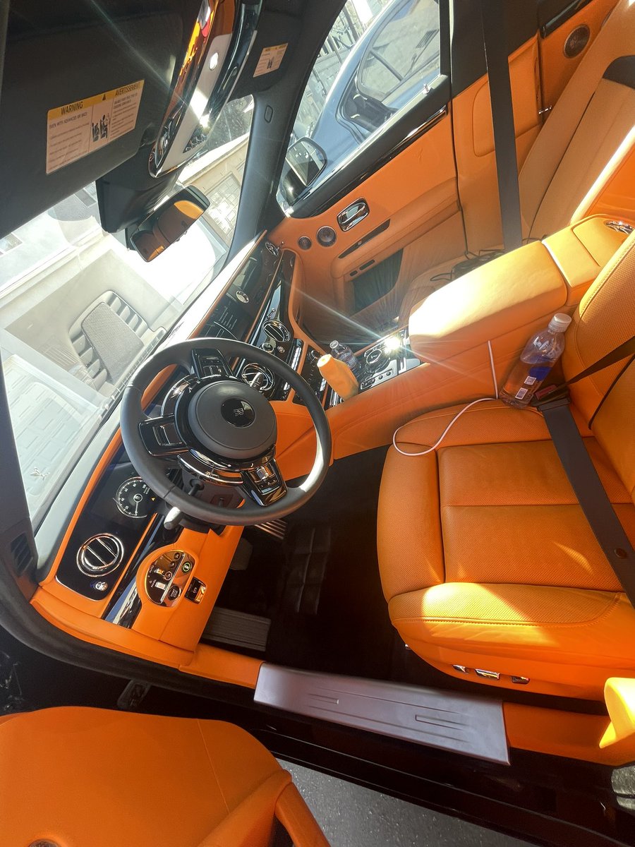 callingetclean_'s tweet image. Full detail on. Rolls Royce ghost #detailing #fulldetail #claybar #wax #ceramic #Rollsroyce #LA