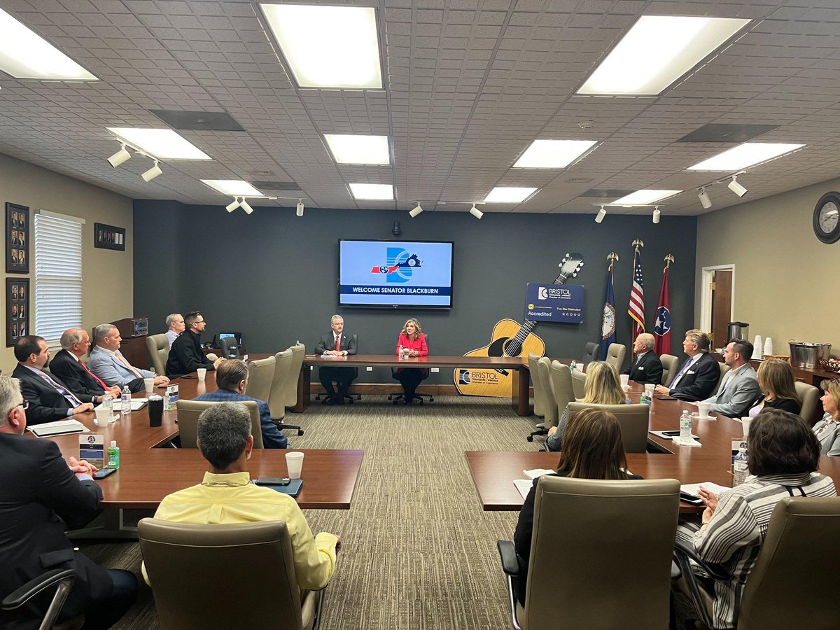 Huge crowd in the birthplace of country music, Bristol, Tennessee! Thank you to the @bristolchamber for allowing me the opportunity to visit with local businesses leaders. I will continue to fight for low taxes and less regulations on job creators.