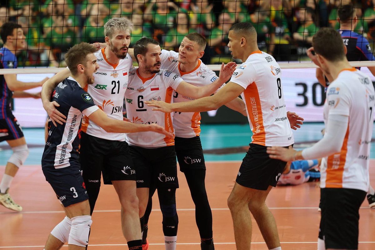 BenToniutti's tweet photo. Qualification for the Champions league super final 🔥🦅🤩

Amazing day for the club, the team and the staff
Thanks all fans for this amazing atmosphere 
Torino we are coming 🛫

@klubjw 

#ekipe #cev #championsleague #superfinal #jsw #now #nowplayoffs #torino #team #frenchtrio https://t.co/pvsAwBomkn