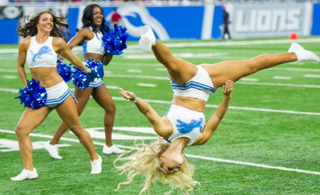 Sexy Pics On Twitter Rt Wehateporn Cheerleader Has Moves