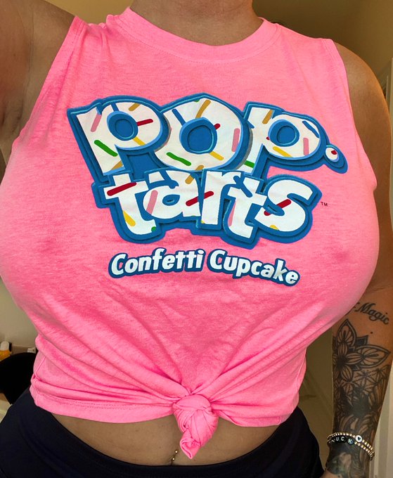 Happy Thursday y&rsquo;all. Don&rsquo;t forget to eat your PopTarts 💛💙💖💙💛 https://t.co/0tLXlDe1pW<a href="/tag/smile"class="tags"><span>#smile</span></a><a href="/tag/lifeisgood"class="tags"><span>#lifeisgood</span></a><a href="/tag/feelit"class="tags"><span>#feelit</span></a><a href="/tag/itscontagious"class="tags"><span>#itscontagious</span></a><a href="/tag/leanintoit"class="tags"><span>#leanintoit</span></a>