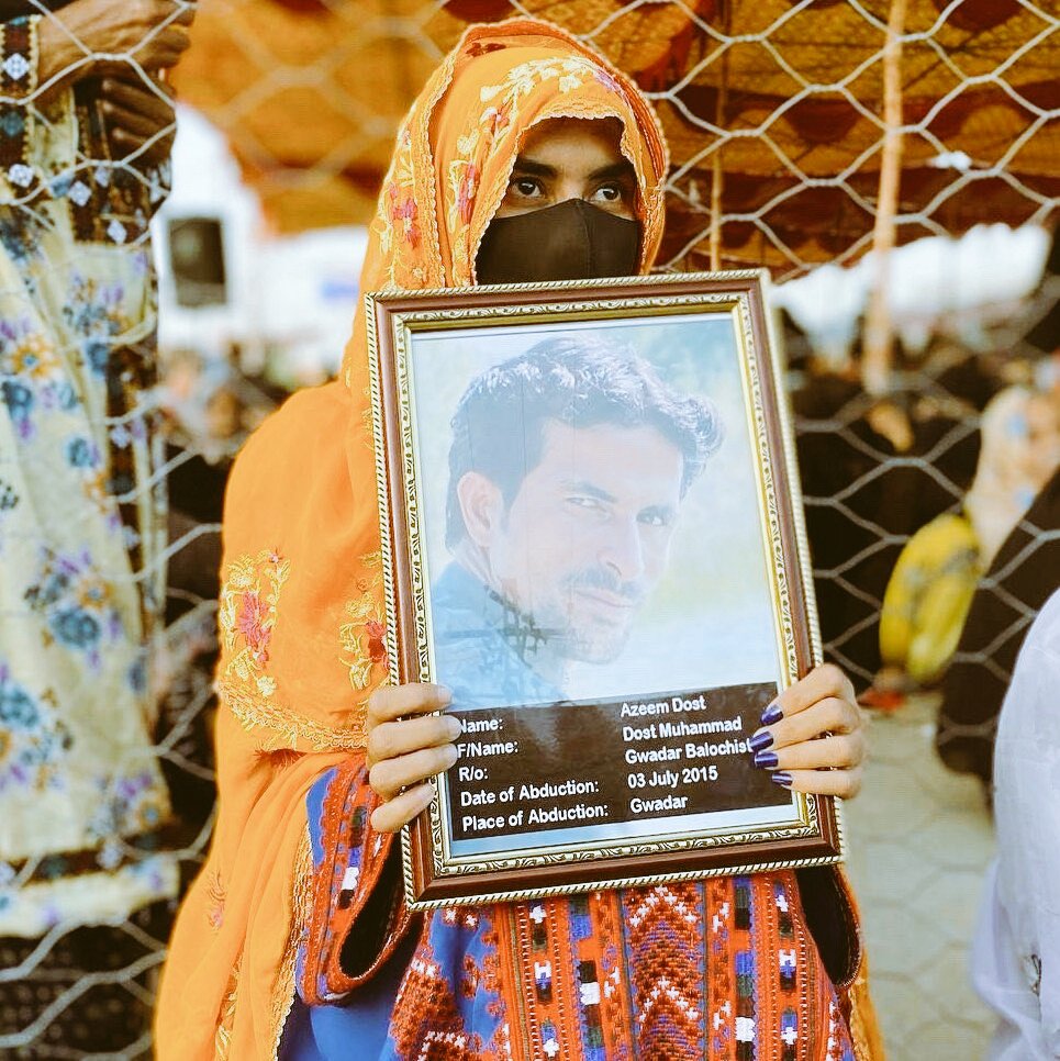 BalochLatif's tweet photo. عظیم دوست بلوچ 2015 سے جبری لاپتہ ہیں، ان کے خاندان کو انصاف دلانے اور عظیم دوست کی بازیابی کے لئے آواز اٹھائیں تاکہ ان کے خاندان کو اس درد و کرب اور طویل انتظار سے چھٹکارا حاصل ہو۔
#ReleaseAzeemDost https://t.co/mIg9FS6Qk7