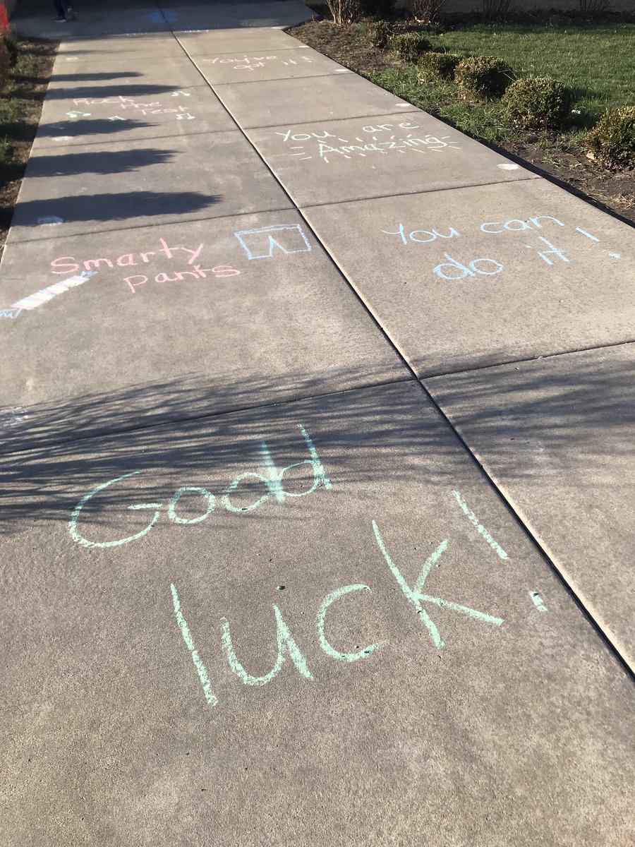 ReadingFitz's tweet photo. Welcoming our little superheroes as they get ready to complete their latest mission:  IAR! 🦸‍♀️ #yourbrainisyoursuperpower #chalkthewalk @CesakOR @OakRidgeNPD117 https://t.co/ks40UaDccY