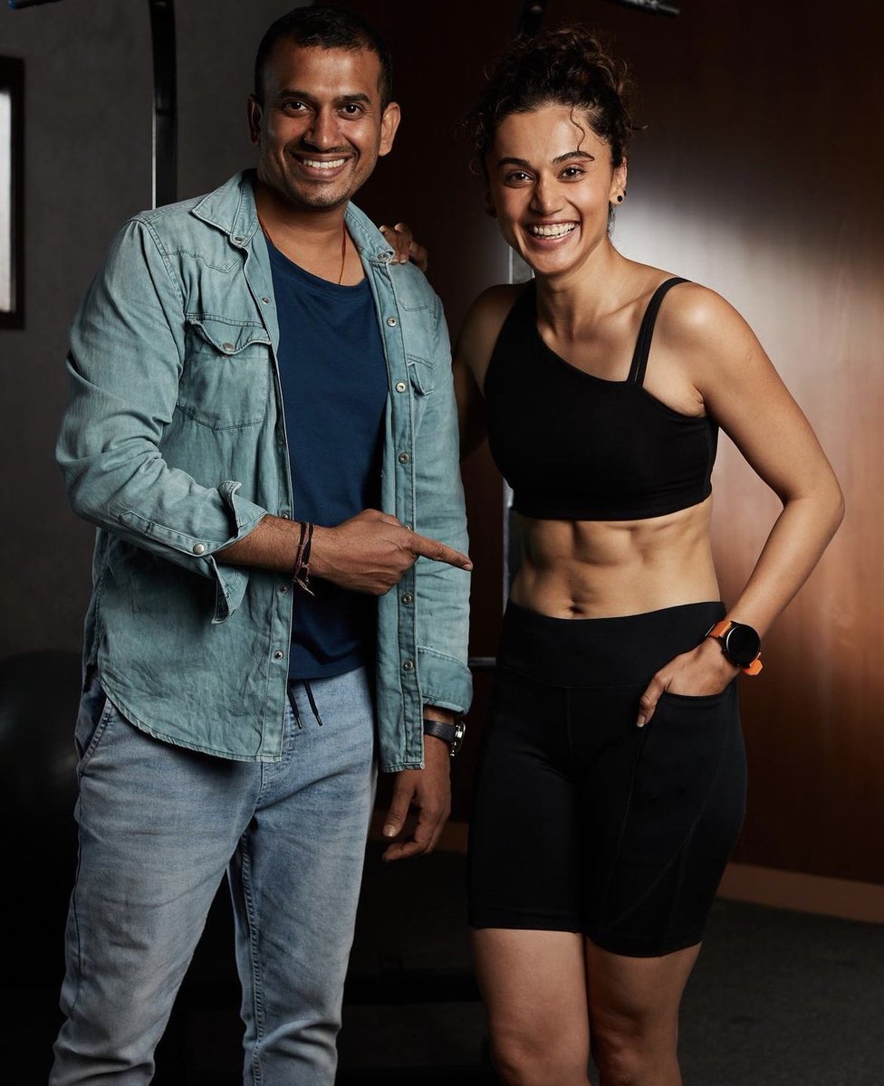 #TapseePannu flaunts her abs in this latest picture with her personal trainer. The actress will be seen in the following films:

- #Afwaah with #NawazuddinSiddiqui and #BhumiPednekar 

- #PhirAayiHasseenDillruba with #VikrantMassey 

- #WohLadkiHaiKahaan with #PratikGandhi 

-…