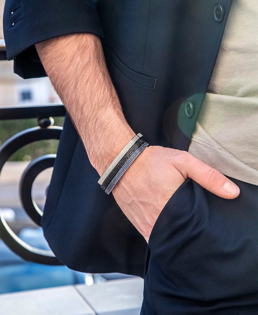 Charles_Leclerc's tweet image. The new « Édition Spéciale » Collection from @apm_monaco is a beauty 🔥 #apmmonaco