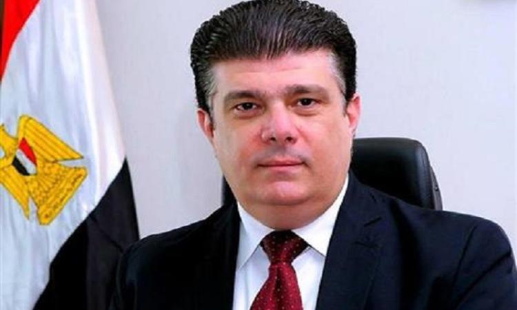 #نداء للسيد رئيس الأذاعة .
إذاعة القرآن الكريم.أنشئت من أجل الدعوة وعلوم الدين وليس محطة إعلانية للجمعيات الأهلية والخيرية واللصوص والحرامية والصيدليات والشركات. إعلانات تستخدم وقت شاسع وملفت للنظر وممل.من أعطاك الحق بهذا .
دى إذاعة دعوية وليست إعلانية ومش عايز ازيد عن كده