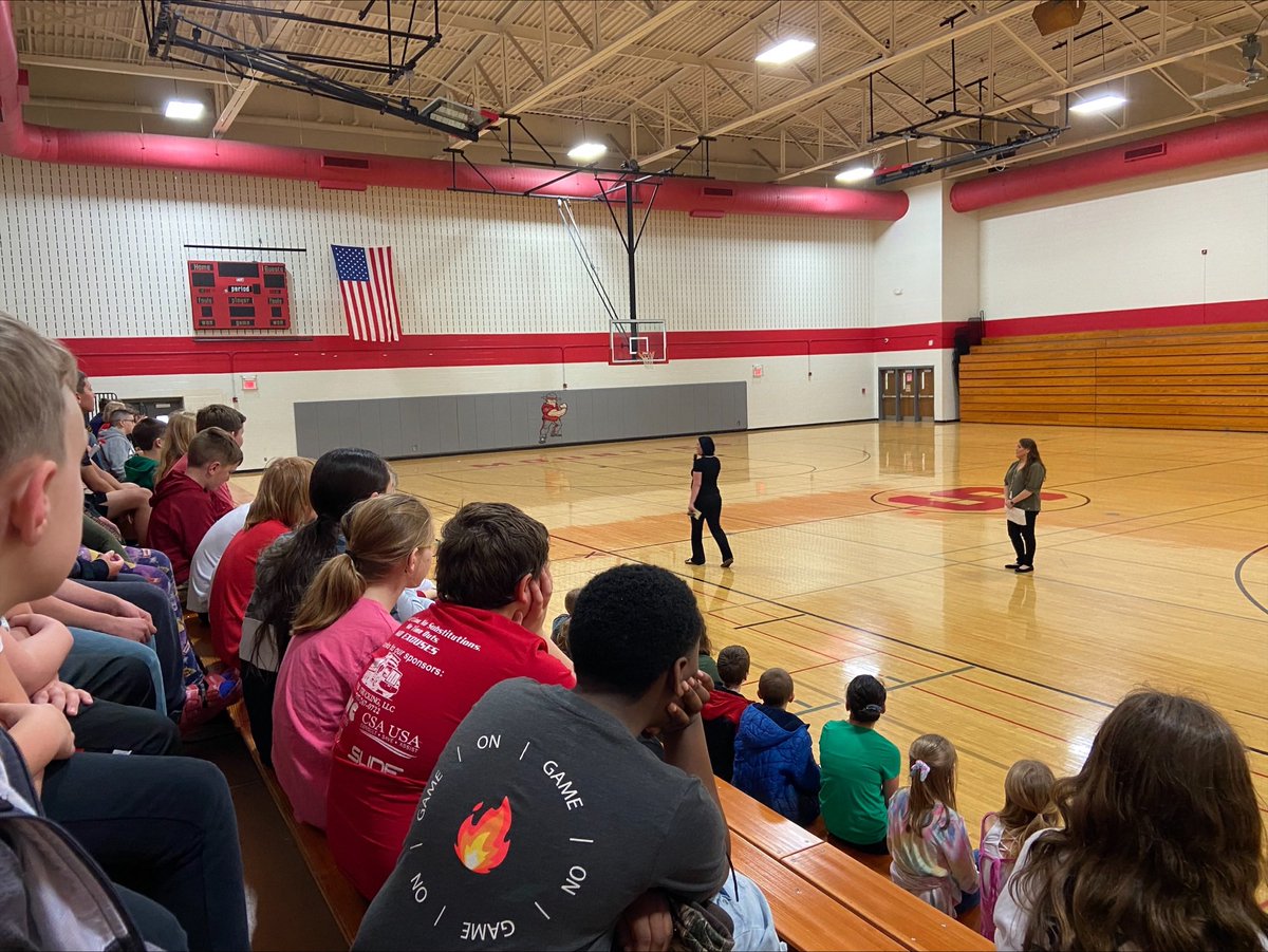 DMPrincipalGCSC's tweet image. Our 5th grade students went to Southmont Junior High School yesterday for orientation. Thank you SMJH Counselors &amp;amp; Administrators for welcoming our students!