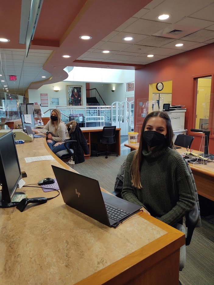 macphaidin_lib's tweet image. We continue to celebrate our student workers during #StudentEmployeeWeek.  We could not have gotten through Covid without our amazing student employees, past and present!  They rocked those face masks!

#WeLoveOurStudentWorkers #LibraryStudentWorkers #MacphaidinLibrary