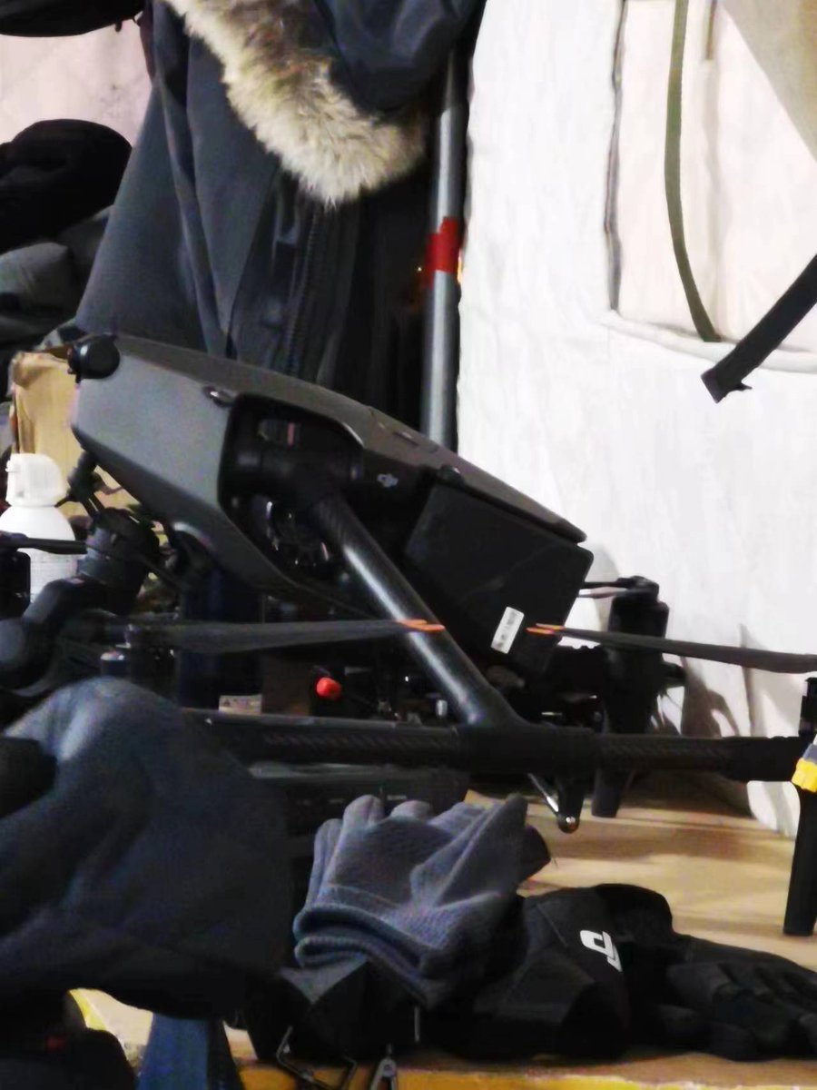 航拍世家 打手 tweet media