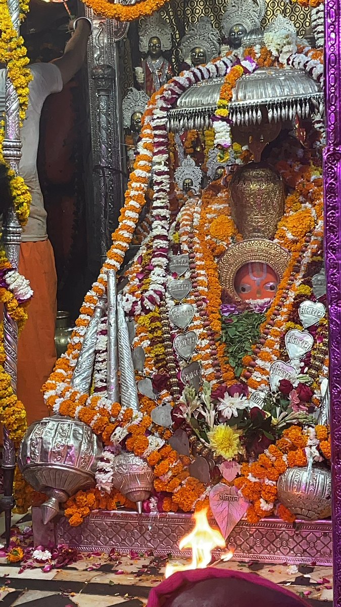 MyselfRaghvendr's tweet photo. हनुमान जन्मोत्सव के पावन पर्व पर आप सभी को हार्दिक शुभकामनाएँ,भगवान राम आप सभी पर अपनी कृपा बनाये रखें. ॥जय श्री राम॥
@ShriRamTeerth 
@CMOfficeUP 
@myogiadityanath 
@bjpharshvardhan https://t.co/k1JNmQe8bn