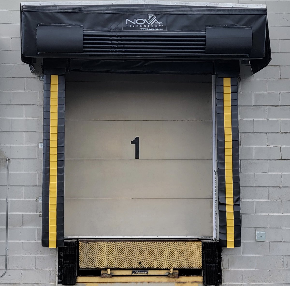 novalocks_usa's tweet image. NOVA’s Rain Deflector Xtreme provides an excellent barrier to water runoff from the tops of trailers entering the building, especially at declined docks. 

Compatible with all docks – designed for versatility. Get yours today.

#LoadingDocks  #SealsAndShelters