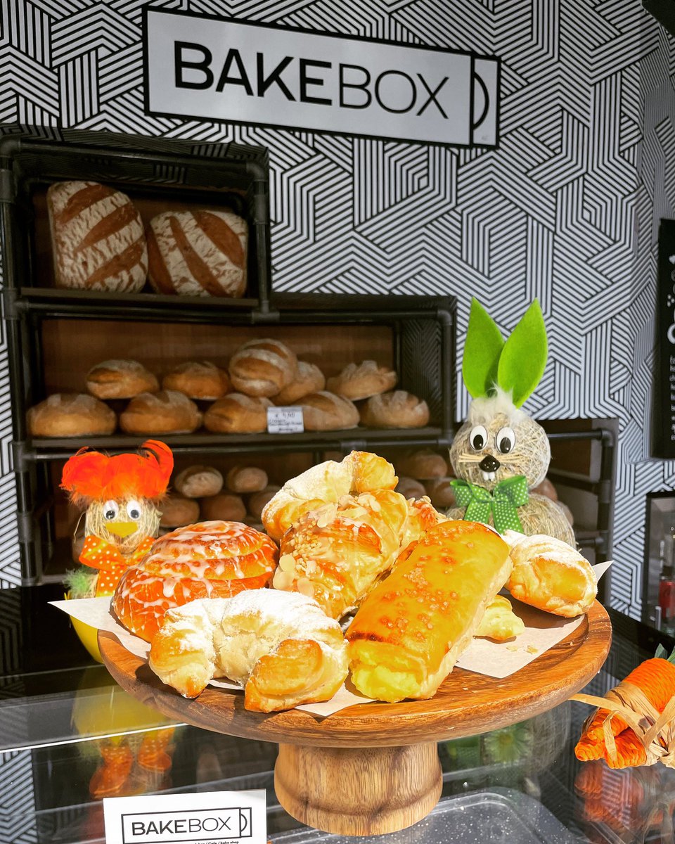 My_BakeBox's tweet photo. 😋   Snacks are like little gems of pleasure, waiting to be discovered and enjoyed. 
      Whether you're looking for something sweet, salty, or savory, there's a snack out there that's just right for you. 
      So go ahead, indulge in a little snacking adventure today! https://t.co/DrXo4U2TXo