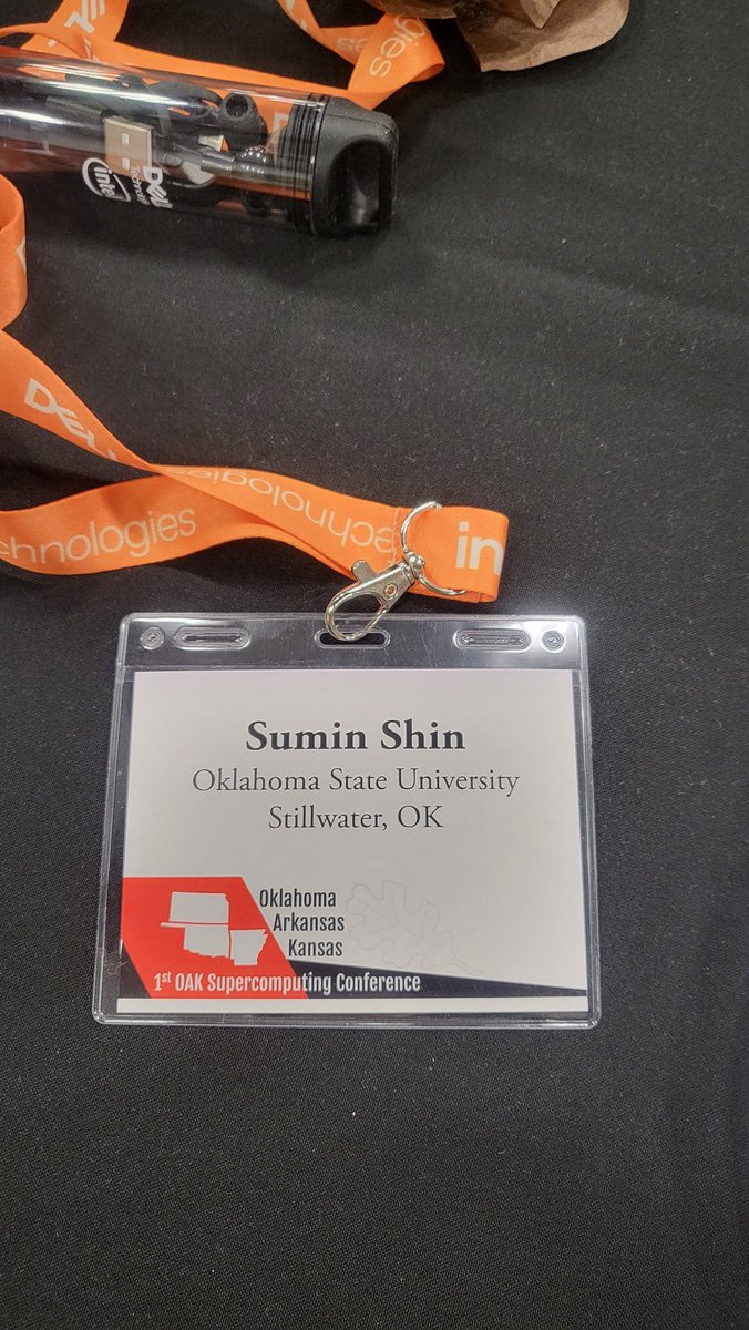 suminphd's tweet photo. I got a super interesting gadget, named "Touch Tool," at the 1st OAC Supercomputing Conference. #okstate #hpc #GoPokes https://t.co/cEwGoPqGmH
