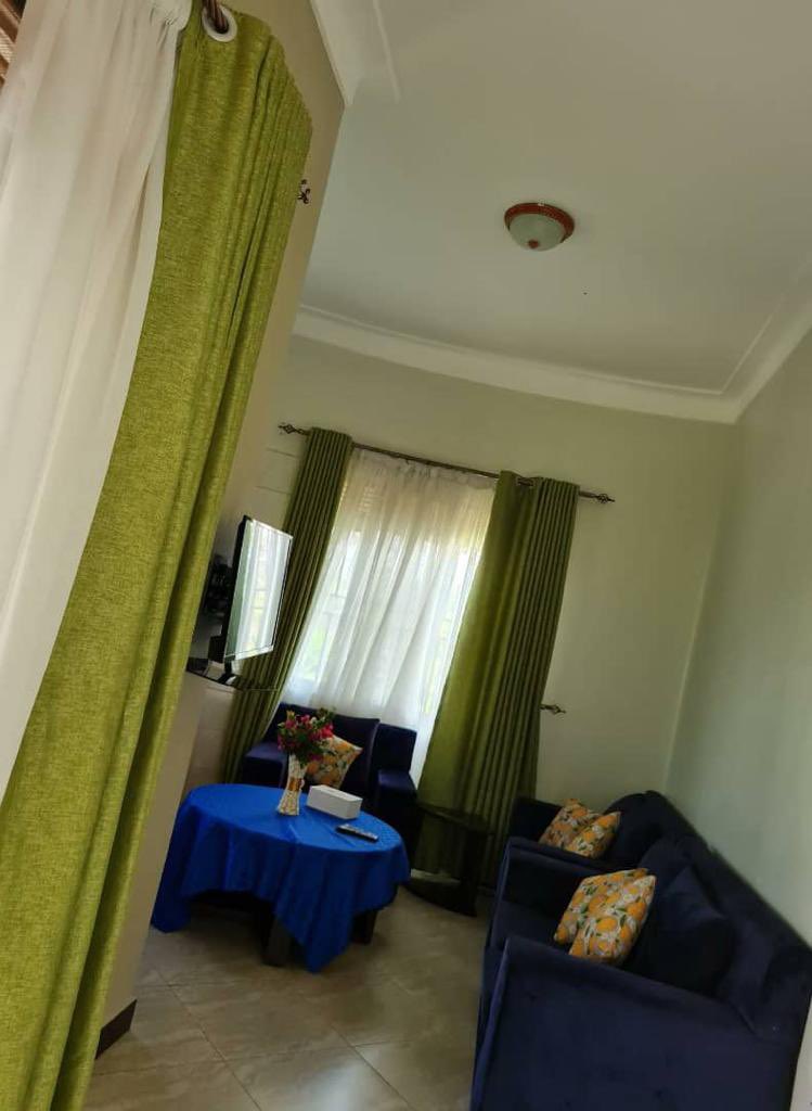 It’s going to be a long weekend. For family, friends and lovers. 

@BwiziResort offers a high class Accommodation .
-They have single occupancy and double occupancy .
-Breakfast served
-privacy
-budget friendly

Call: 0780629714 | 070723 641 for booking.

#BwiziGardensAndResort
