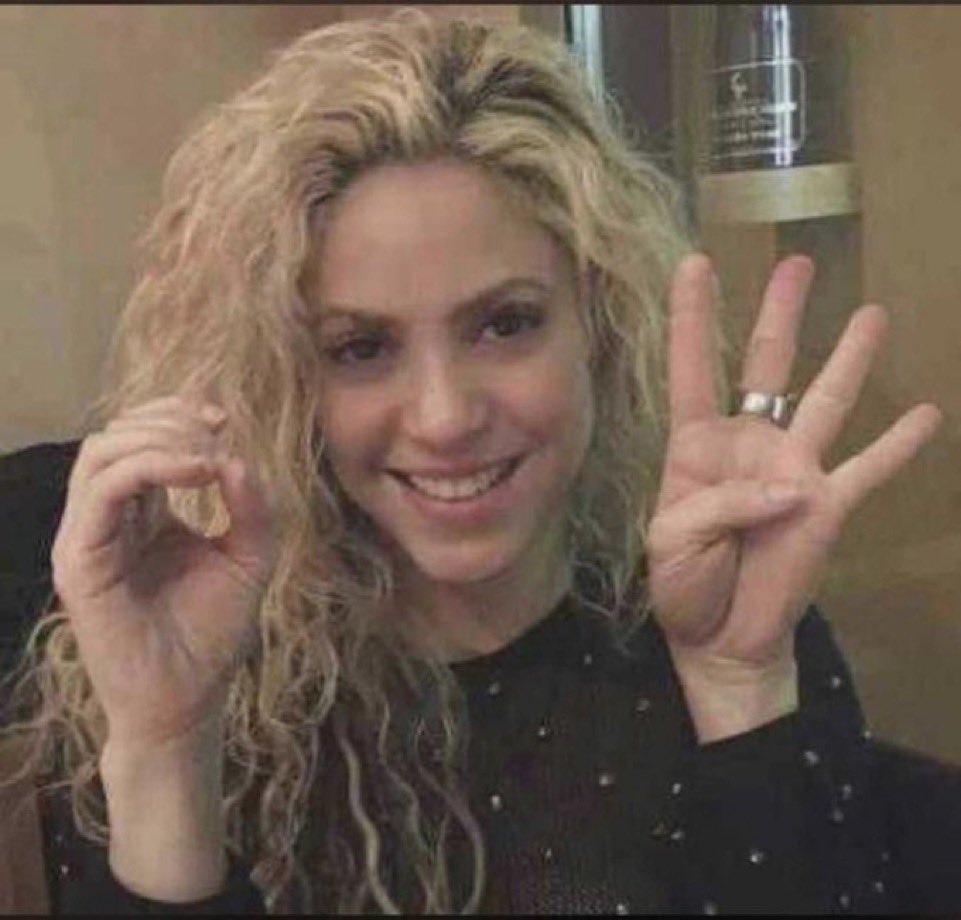 Toby2989's tweet photo. @the_marcoli_boy Shakira talk to them, what ?? 4-0 ok thank you 😢😭 https://t.co/gaOMzJODDY