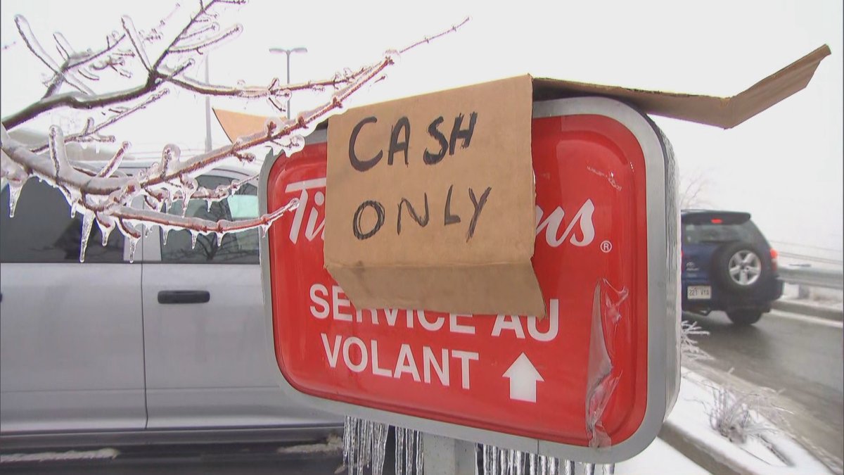 Au Tim Hortons de Cantley, en Outaouais. #panne 

📷prise par la caméra de <a href="/MatGT_SRC/">Matéo Garcia-Tremblay</a>.