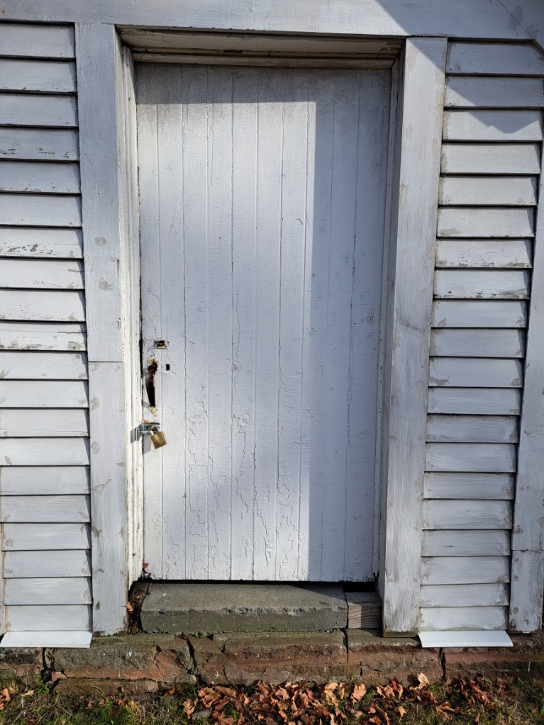 Tectuma's tweet photo. More like the Crypt Keeper! Cobwebs from wall to wall. We spent two days cleaning the basement out with a broom. At least we can use it now. #30elm #centuryhome #dyi #potsdamny

https://t.co/DK6TwDXf82 https://t.co/Xg6meFLYSD