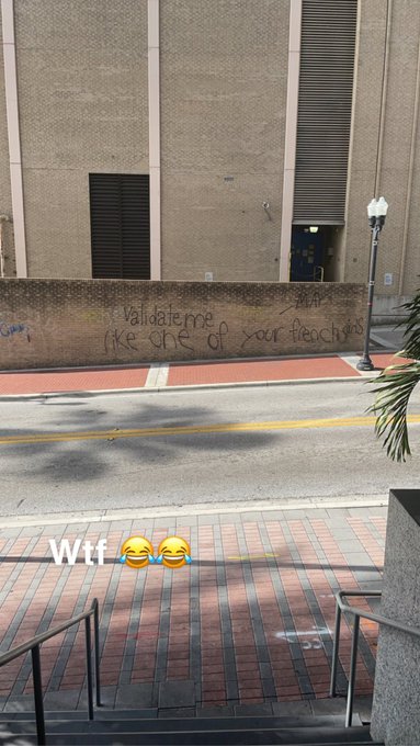 Someone was in their feels last night https://t.co/v3xiIXJhLq<a href="/tag/newprofilepic"class="tags"><span>#newprofilepic</span></a>