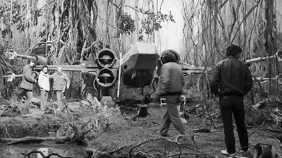 LouisTrapani's tweet image. R.I.P. Norman Reynolds (production designer on Star Wars, Raiders of the Lost Ark, etc.) &amp;gt;&amp;gt; Star Wars: Oscar-winning production designer Norman Reynolds dies - BBC News buff.ly/3KdD8ZX #StarWars #IndianaJones