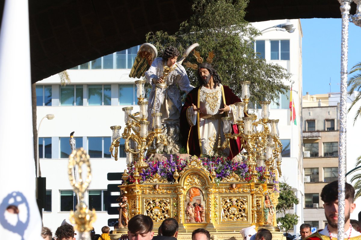 Un Jueves Santo sin vosotros es un Jueves Santo extraño... un Jueves Santo incompleto.

No nos cruzaremos ni os veremos desde la lejanía, pero en nuestros corazones estaréis muy presentes.

¡Hoy os echaremos de menos, hermanos! y ojalá que pronto se solucione todo 💜💜🙏