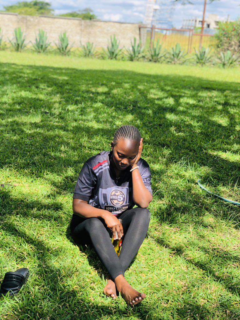 Chuunga180's tweet photo. Me thinking about how I will spend my long weekend with only 1
K25 in my account https://t.co/f4FwREUshG