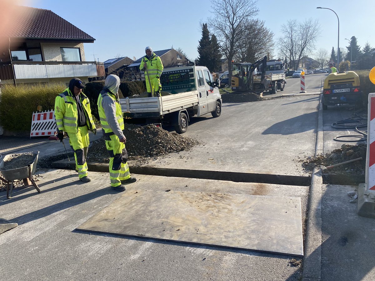 DanielSteinrode's tweet image. Der #Glasfaserausbau in #Vollmaringen geht #Vorwärts. Die @netcom_bw wird #zukünftig im ganzen #Dorf #FTTH anbieten. #Infrastruktur #Internet #Gigabit #Zukunft #Glasfaser @enbw_ag @netze_bw @danielasteinro1 @danielsteinrode @vollmaringen @EnBW  @NetzeBW @NetComBW