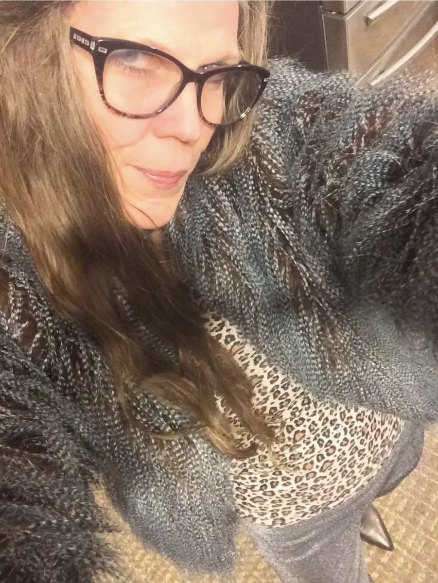 STARDUStDETROIT's tweet photo. GM GM - THIS jacket is ALL of everything! 💋🖤💋- Flashback Pic: on my way to see Mott the Hoople ‘74 in Detroit -It’s the golden age of rock ‘n’ roll 2019 tour. #ianhunter #arielbender #morganfisher #alltheyoungdudes https://t.co/1nXCKqJXlA