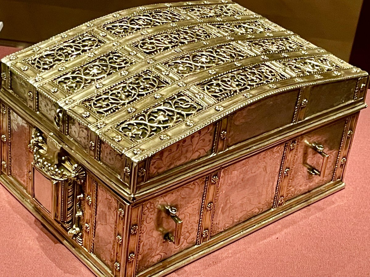 Hello my old friend … come to see you again #MaryqueenofScots #casket @NtlMuseumsScot sketchfab.com/3d-models/the-…